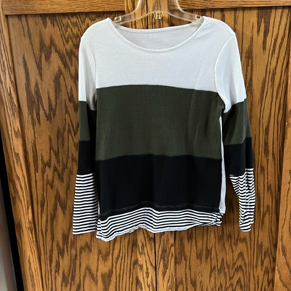 Women’s small long sleeve top